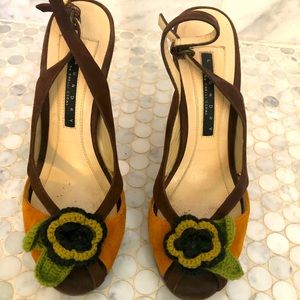 LAUNDRY Vero Cuoio Crocheted 4 inch heels. Size 7